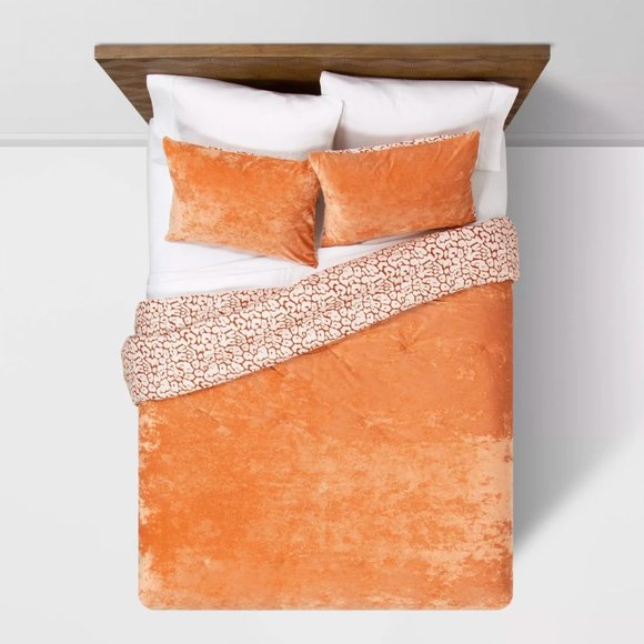 Opalhouse Other - Opalhouse Reversible Velvet Leopard Comforter Set